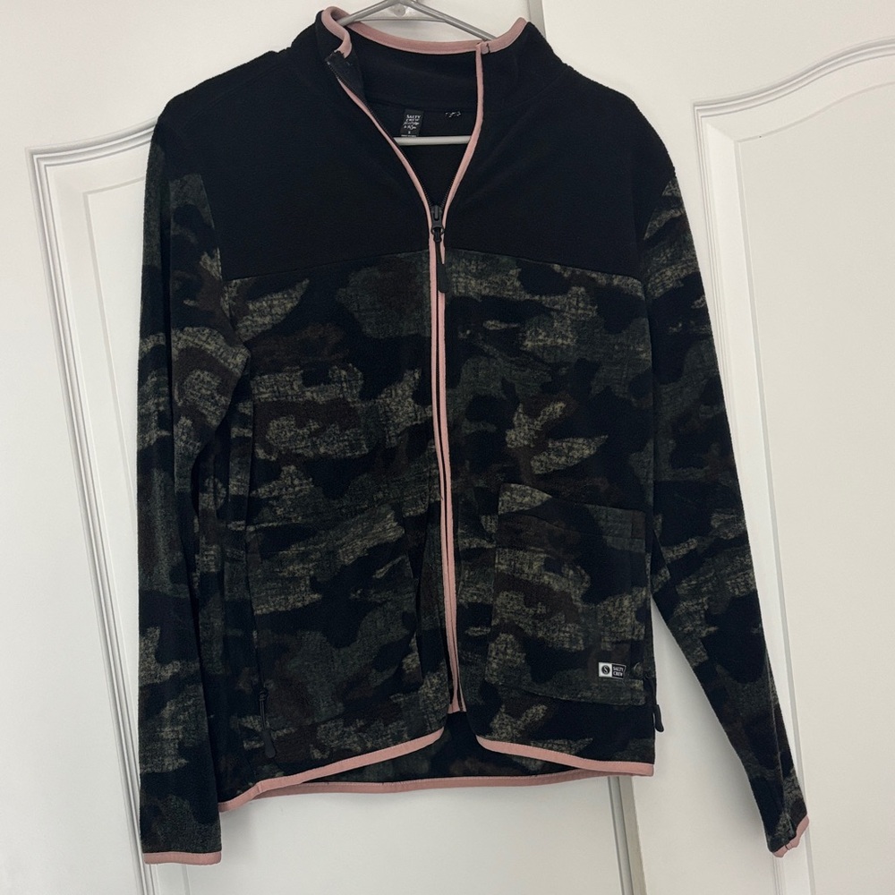 Women's salty crew Black and Pink Camouflage Jacket